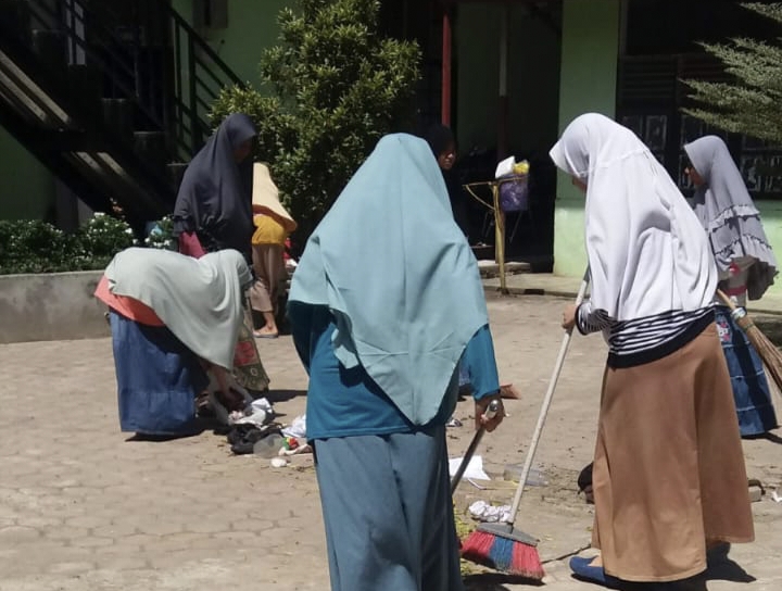 Pesantren sebagai Ekosistem Nilai
